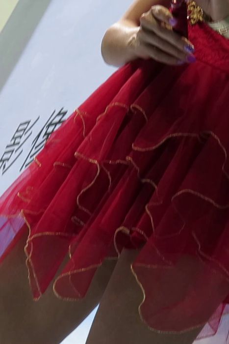 [各类性感视频]ID0362 摄影器材展韩国红裙水晶高跟鞋模特视频 [M2T-145M]--性感提
