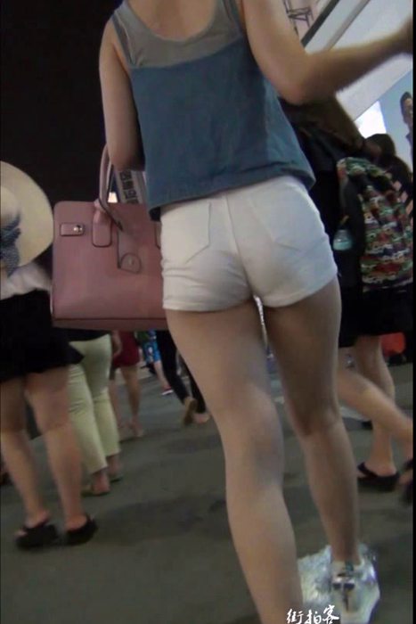 [街拍客视频]jx0047 白色短裤美眉丰臀半露雪白美腿太诱人了