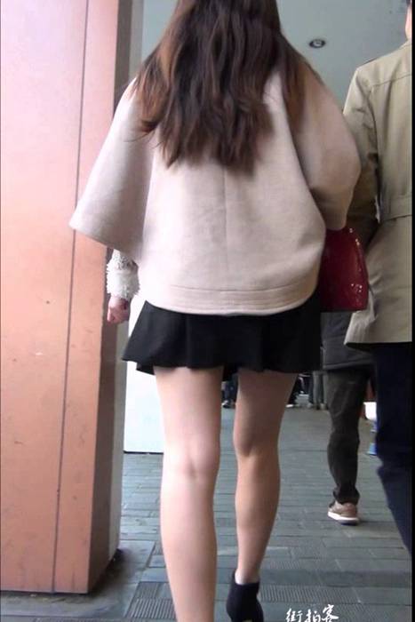 [街拍客视频]jx0659 大冬天高跟裸腿超短裙美女