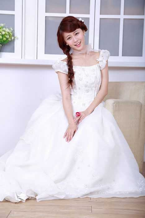 [台湾外拍性感mm]ID0153 6335388-20130524電機系女孩白白婚紗棚拍白色誘惑