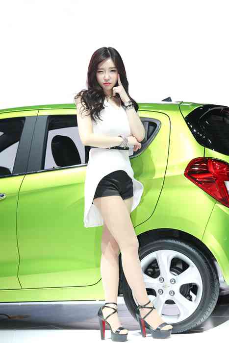 [唯美写真杂集]ID0091 2015韩国车展 靓丽车模Lee Hwa Ri50--性感提示：嫩模香玉躯体