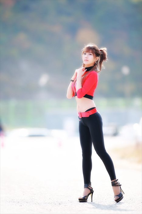 [唯美写真杂集]ID0371 韩国超级车模许允美 写真系列红衣长裤[140P131M]--性感提示